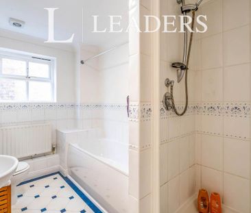 4 bedroom detached house to rent - Photo 1