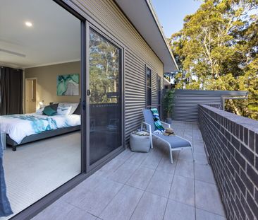 LARGE THREE BEDROOM ARCHITECTURALLY DESIGNED HOME - Photo 1