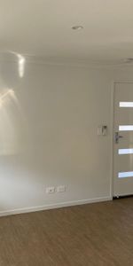 Cute 2 Bedroom Granny Flat - Photo 3