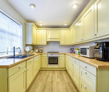 5 bedroom detached house to rent - Photo 1