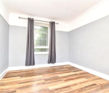 2 bedroom ground floor flat to rent - Photo 5
