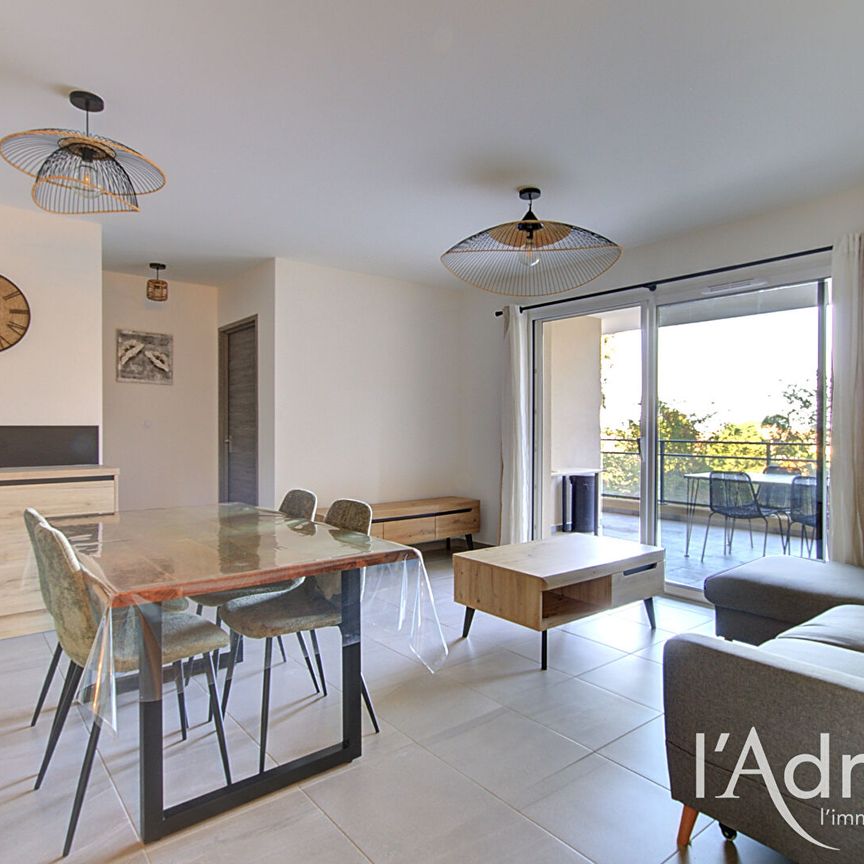Location Appartement 3 pièces 65m² - Photo 1