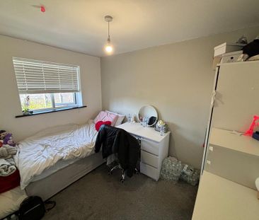 3 bedroom terraced house to rent - Photo 4