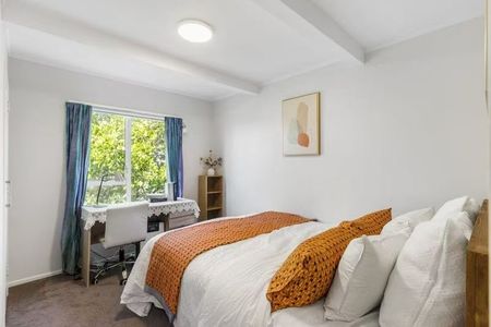 Sunny spacious house with sea views - Photo 5