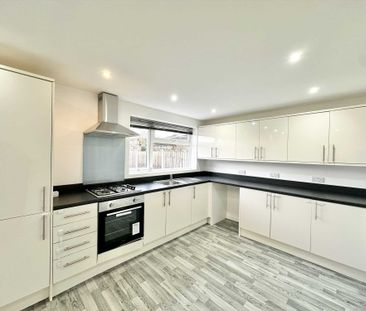 Listowel Crescent, Clifton, Nottingham - Photo 3
