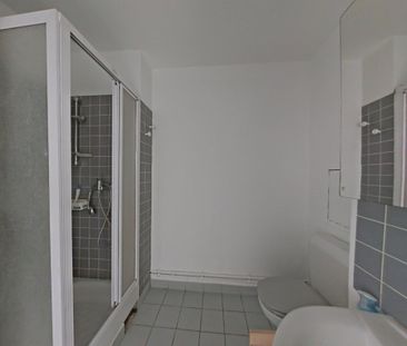 Location Appartement 1 pièce 31m² PARIS 11ème - Photo 5