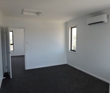 Stunning townhouse in prime location - Photo 3