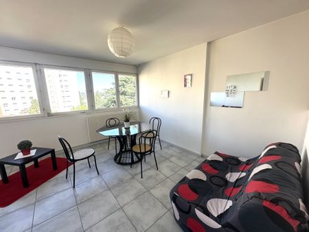 Location Appartement 1 pièce 31m² ST ETIENNE 42100 - Photo 2