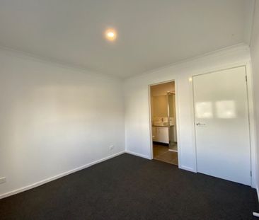 Modern Townhouse! - Photo 3