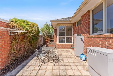 1/4 Ovens Street, Box Hill North - Photo 3