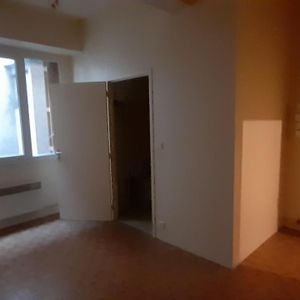 Location Appartement 1 pièce 15m² VILLENEUVE SUR LOT 47300 - Photo 2
