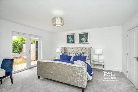 3 bedroom semi-detached house to rent - Photo 4