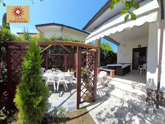 Villa unifamiliare via Terreni Pacchiani, Centro, Forte dei Marmi - Photo 1