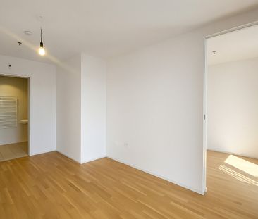 Sonnwendviertel: 2-Zimmer-Wohnung mit Balkon im 14. OG – Fitnessrau... - Foto 1