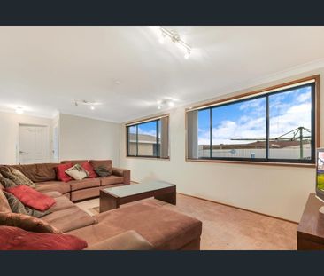 Stunning Family Home - Photo 4