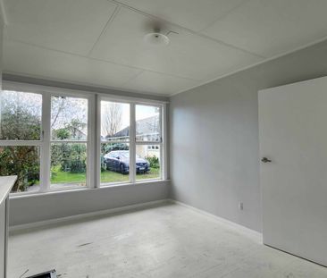 Castlecliff - 3 Bedrooms - Photo 5
