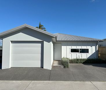 Modern High-Spec Home with Spacious Garden - Papamoa - Photo 6