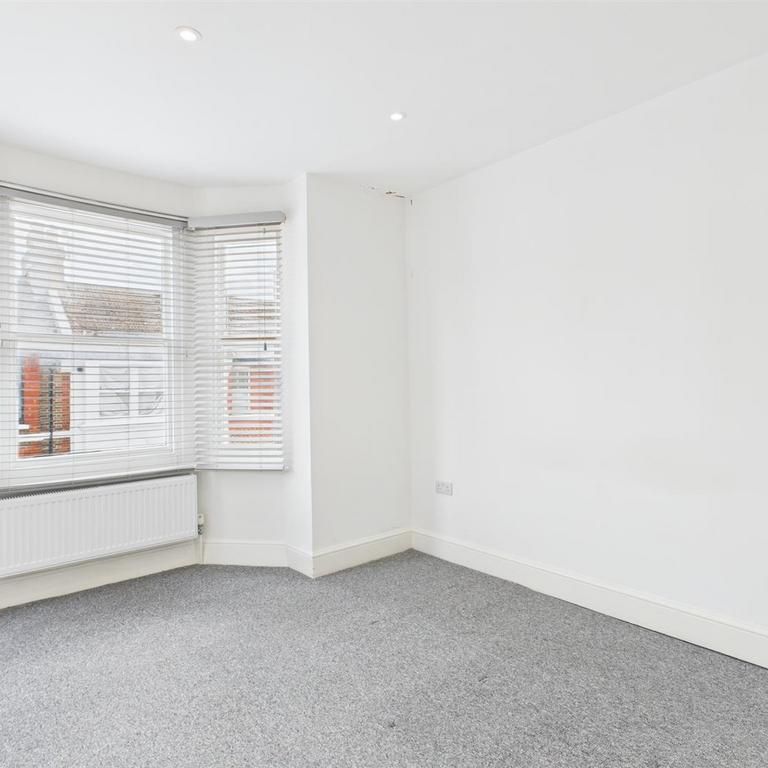 2 bedroom maisonette to rent - Photo 1