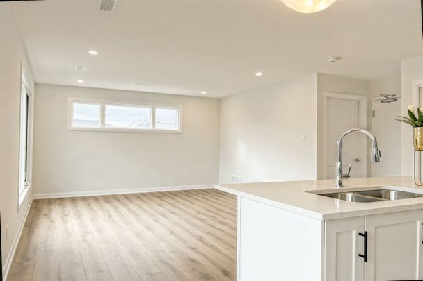 For Lease - 835 Arcadian Private, Kanata, Ontario - Photo 1