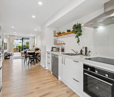 Stylish 2-Bedroom Apartment in Prime Mangere Location! - Photo 2