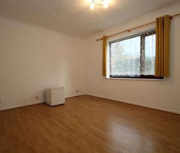 Turnpike Lane, Uxbridge, UB10 - Photo 5