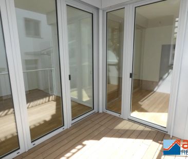 Ideal aufgeteilte Wohnung mit Loggia zu mieten! - Photo 2