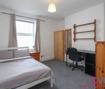 5 bedroom terraced house to rent - Photo 4