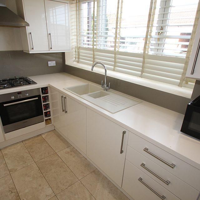 4 bedroom terraced house to rent - Photo 1