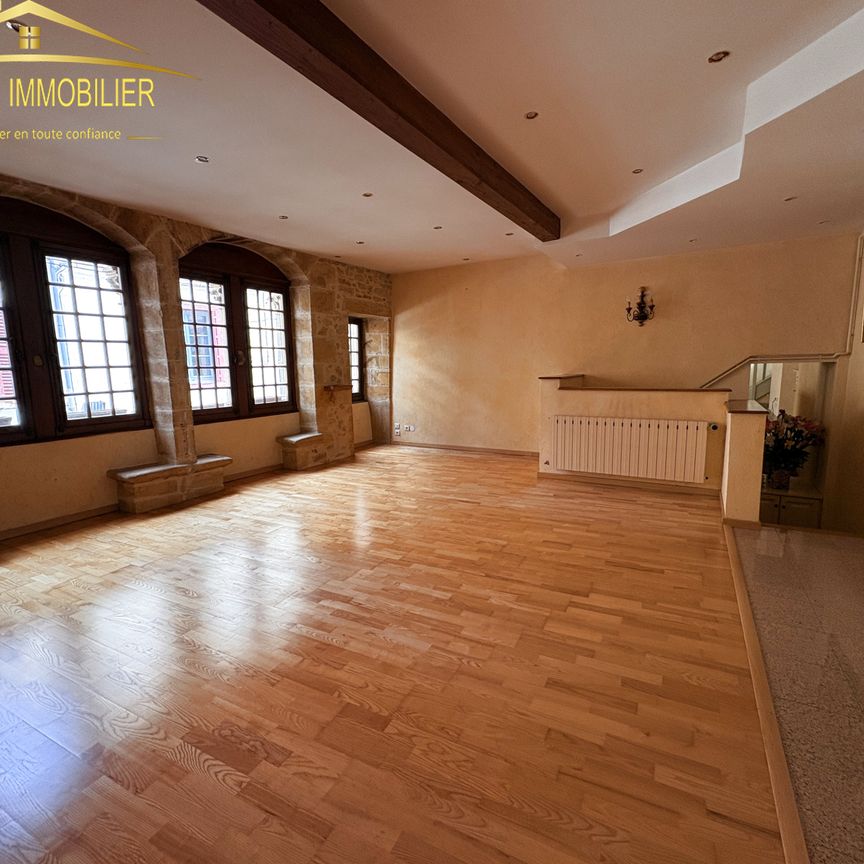 Location Appartement 3 pièces 76m² CHARLIEU 42190 - Photo 1