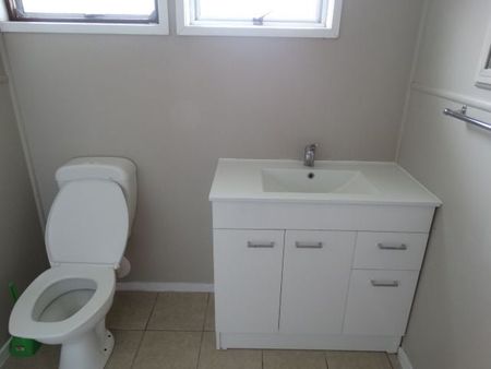 Charming 2BR Unit in Silverdale! - Photo 4