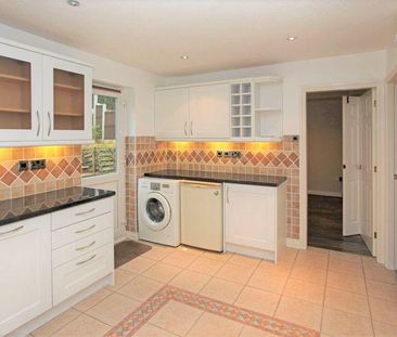 4 bedroom detached house to rent - Photo 4