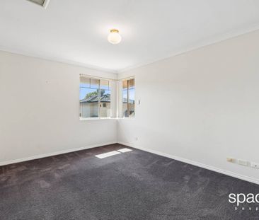 Unfurnished Townhouse in Sought after location - Photo 6