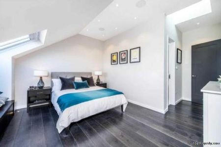 3 bedroom property to rent in London - Photo 3