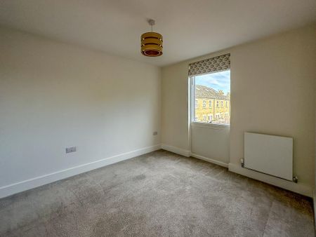 3 bedroom detached house to rent - Photo 5