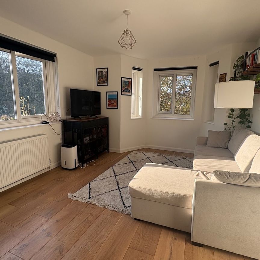 1 Bed Flat, Southwood Court, EC1V - Photo 1