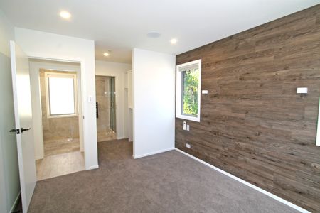 Clean, Crisp & Well Presented - Photo 4