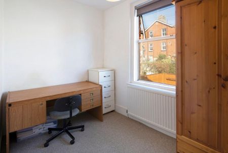 4 bedroom terraced house to rent - Photo 5