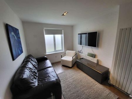 Sadler Court, Hulme, Manchester, M15 - Photo 5