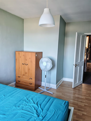 1 bedroom in a house share to rent - Photo 1