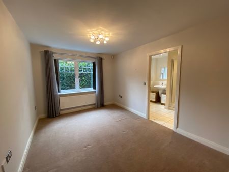 Oak Court, Bucknell Close - Photo 4