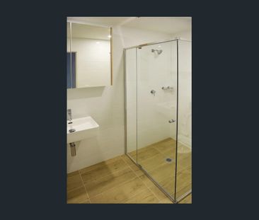 Modern 2-Bedroom Apartment in 'The Galleria' Prime Parramatta Lifes... - Photo 6