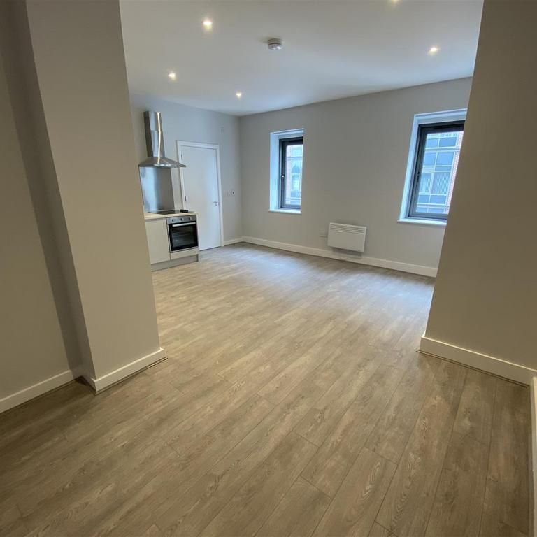 Studio to rent - Photo 1