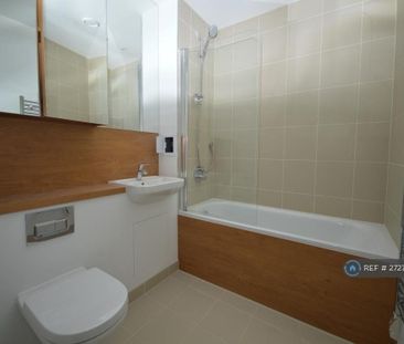 1 bedroom in a flat share to rent - Photo 4