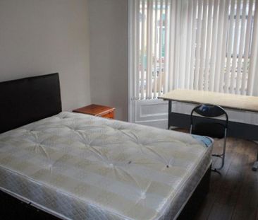 4 bedroom house to rent - Photo 2