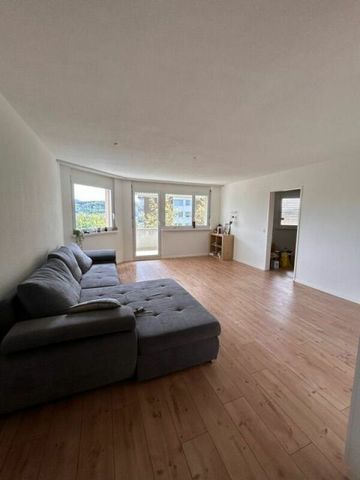 Spacious 4-room apartment with spacious balcony - Photo 4