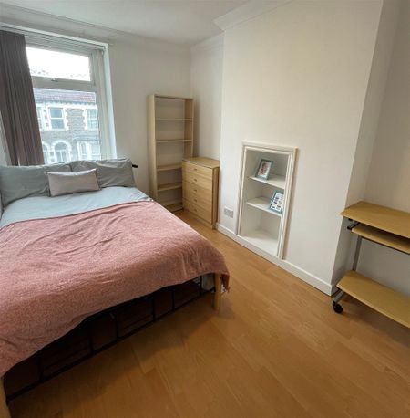 Mackintosh Place, Cardiff - Photo 4