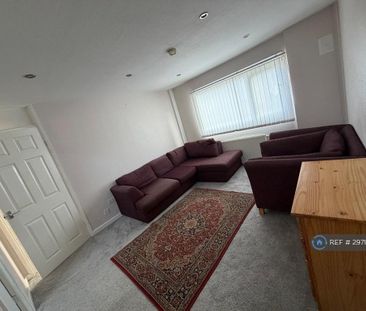 1 bedroom in a flat share to rent - Photo 1