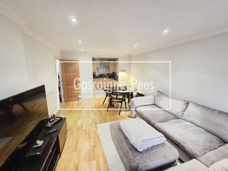 High Street, Esher, KT10 - Photo 5