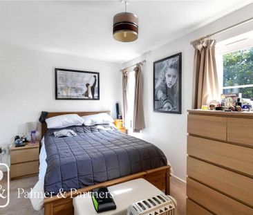 2 bedroom coach house to rent - Photo 5