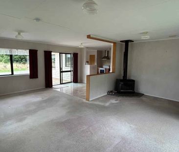 FOUR BEDROOMS, ASHHURST - Photo 5